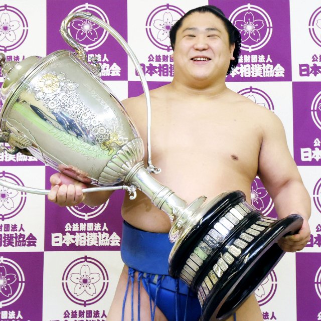 本人もしこ名をかんでしまう新関脇「わかたかかげ」、高卒新人捕手・ロッテ松川虎生「緊張は特にないっす」…今年の春は「新」が大活躍!