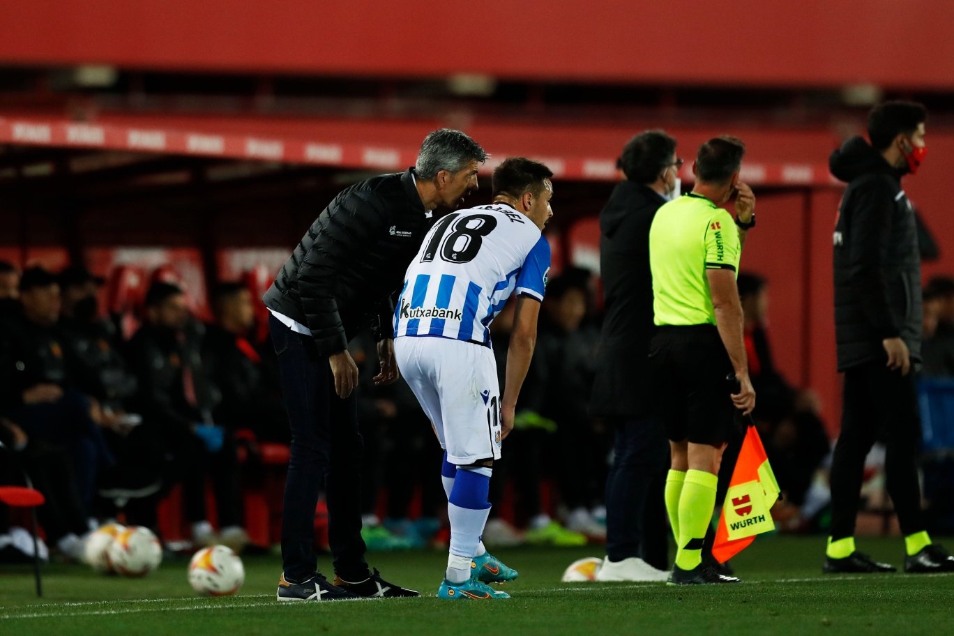 クボが噛み合わない縦関係 に名手も同情 納得できない久保建英の表情 36歳ダビド シルバの魔術 撮影者の視点 Number Web スペインを中心にヨーロッパ各国でフット ｄメニューニュース Nttドコモ