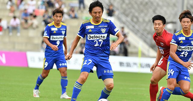 岡田武史の理念を実現する橋本英郎 Fc今治のj3昇格を引っ張る40歳 Jリーグ Number Web ナンバー