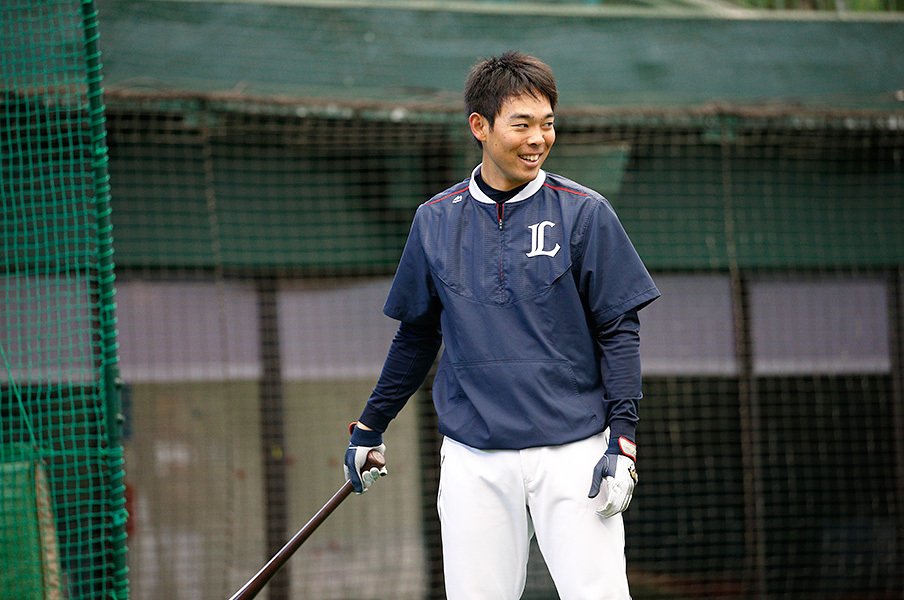 安打は減っても、実は出塁率は向上。秋山翔吾が目指す「1番打者」の姿。＜Number Web＞ photograph by Shigeki Yamamoto