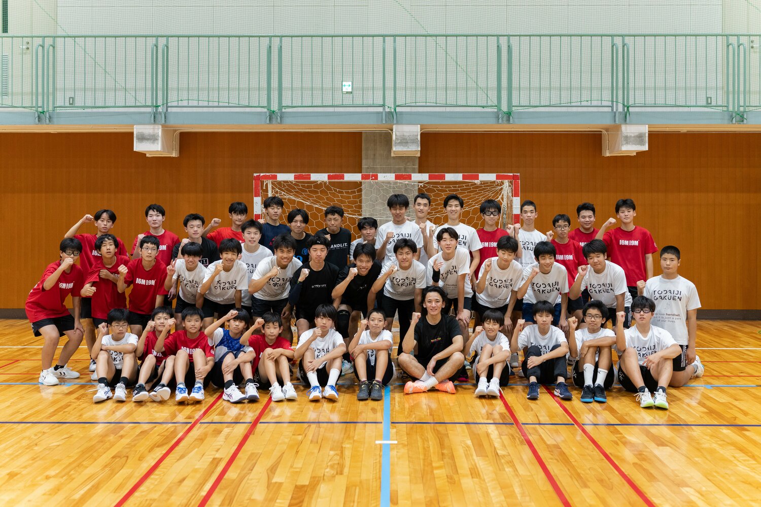 東大寺学園中学・高校のハンドボール部員たち。いずれも県下では強豪として知られる　©Shiro Miyake