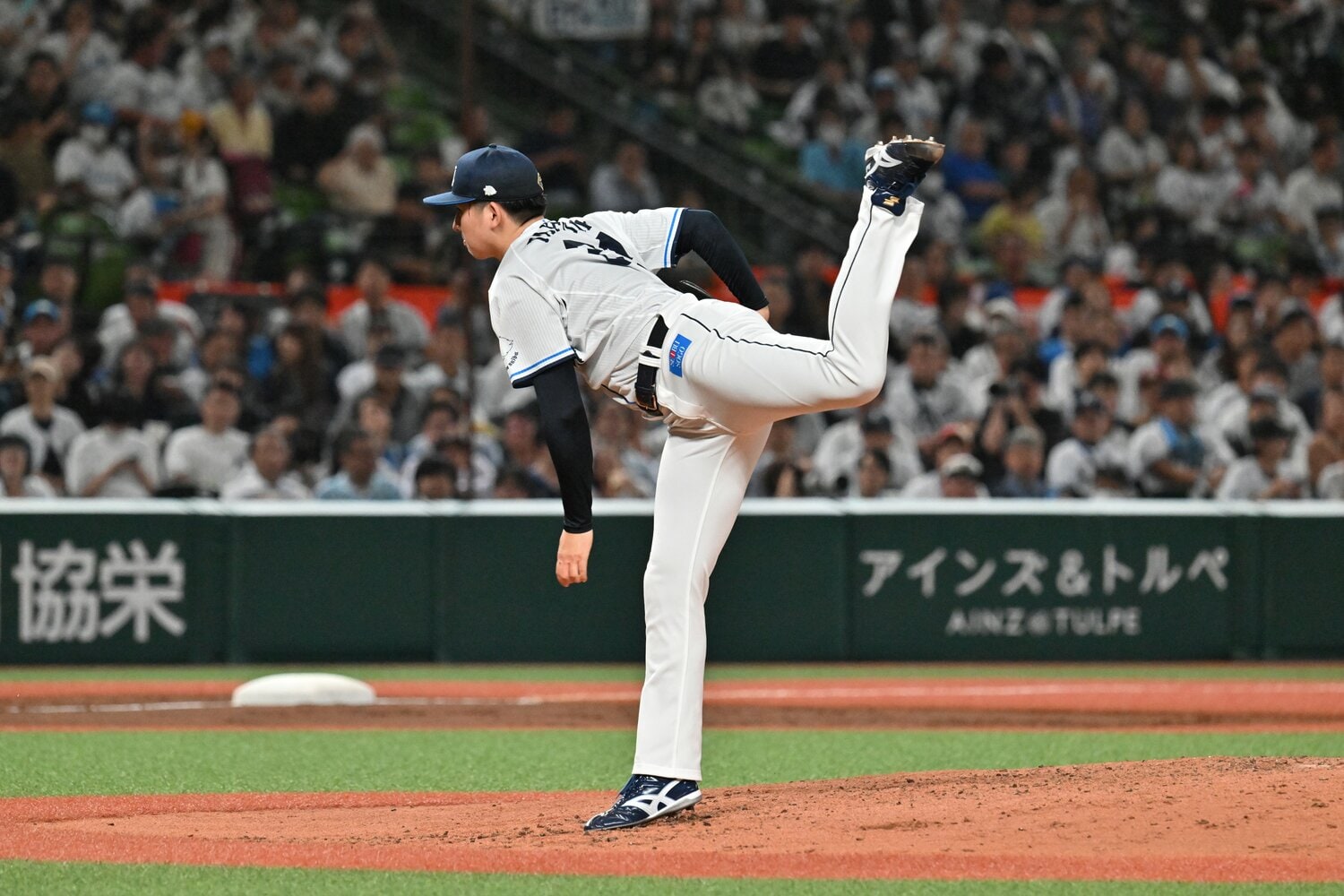 常に淡々と投げられるのが武内の大きな強み　©Hideki Sugiyama