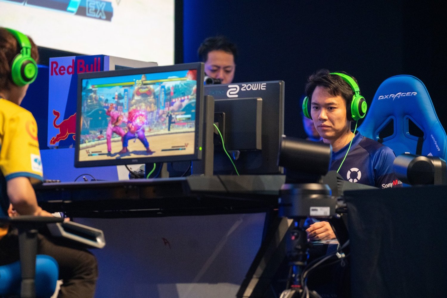 真剣な眼差しで試合中のときど選手（CAPCOM Pro Tour 2019 アジアプレミア）