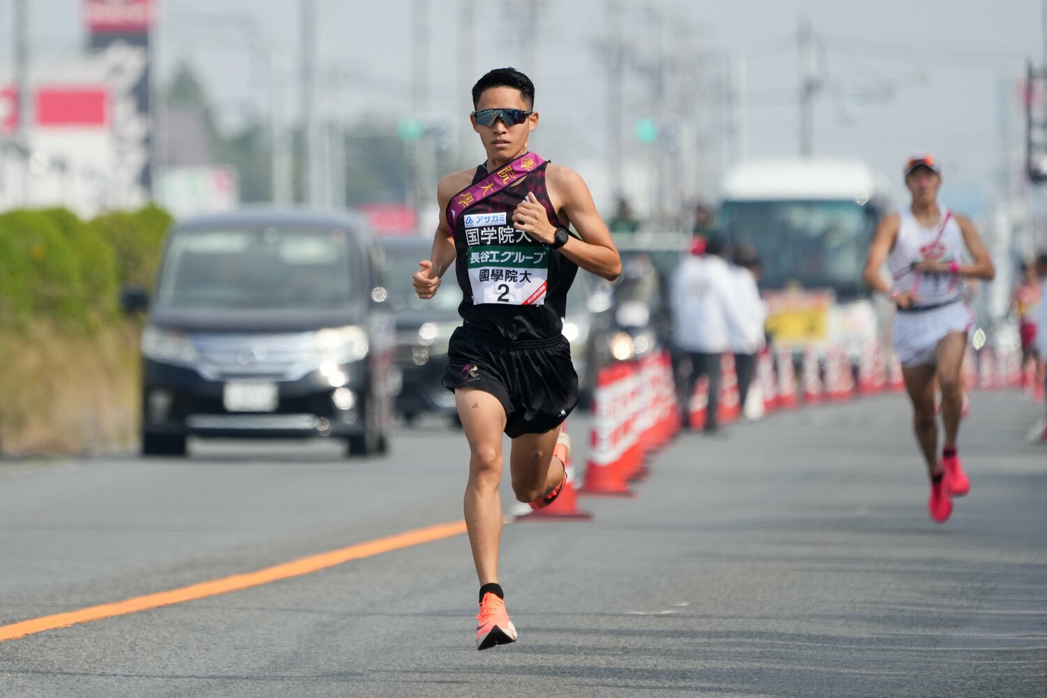 2023年の全日本で大学駅伝デビューを果たした嘉数。6区で区間5位とまずまずの結果だった　©︎AFLO