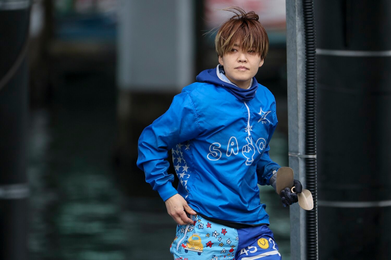 左手に「ペラ」を持つ遠藤エミ。ミリ単位の調整が結果を大きく左右する