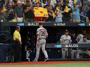短期決戦と恐るべき異変。MLBのポストシーズンはカオスだ。＜Number Web＞ photograph by Getty Images
