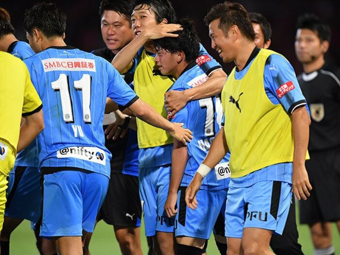 攻撃だけでなく球際でも魅了せよ。風間体制後の川崎、鬼木監督の要求。＜Number Web＞ photograph by J.LEAGUE PHOTOS