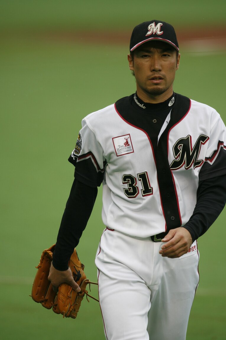 ロッテで球界屈指のサブマリンとして活躍した父・俊介さん　©︎BUNGEISHUNJU