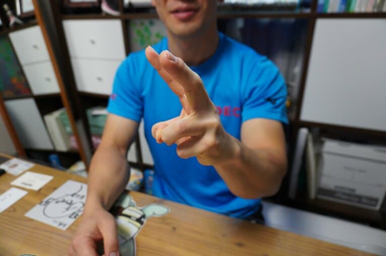 常人と比べると指の筋肉が顕著に発達している　©NumberWeb