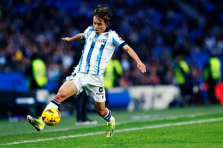 久保建英は「悔しさのあまり顔を」「痛みにピッチに拳を叩きつけ…」カメラマンが見たアジア杯後のソシエダ連戦、リアルな表情〈CLも奮闘〉(13)