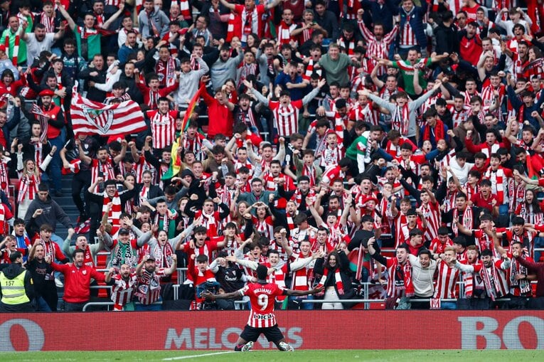 「クボには開幕前から…今はそれ以上の期待だ」MVP→徹底マークで不発も久保建英21歳“バスクダービー両軍サポの熱視線”をカメラマンは見た(50)