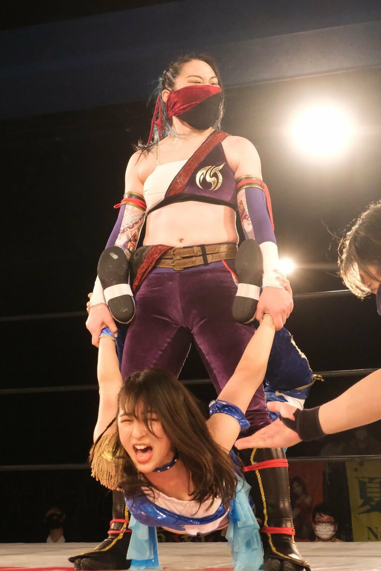 サイコロで勝敗が決まる？ 人気団体が “脱プロレス”で見せる女優たちのチャレンジとは…エース青野未来「エンタメだけど闘いがある」(22)