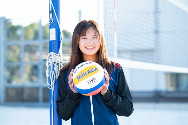 ビーチバレー界の“新ヒロイン”「スーツで就活、内定も貰っていたけど…」早稲田大卒・秋重若菜23歳が語る“異色のキャリア”秘話「いま、伸び盛りです」(2)