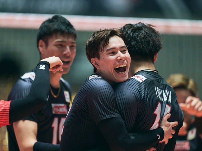 高橋藍、石川祐希（パリ五輪予選トルコ戦）©︎Yuki Suenaga