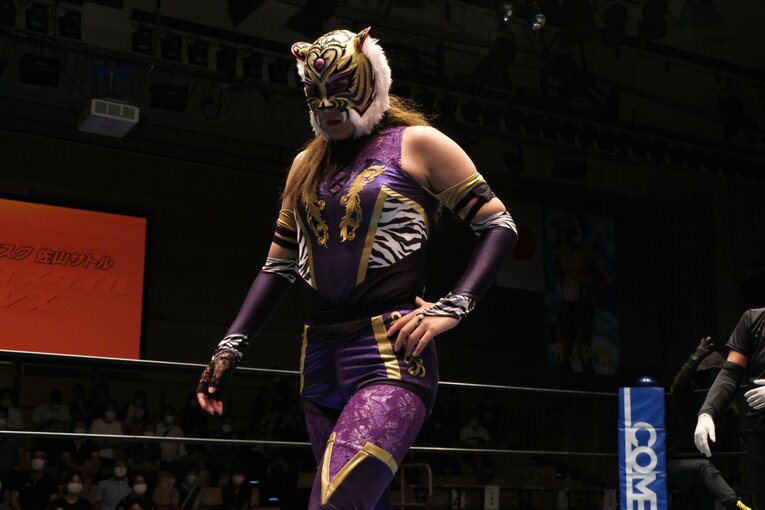 タイガー・クイーンを激怒させた“ヒール殺法”…乱入に凶器攻撃、待望のライバルは何でもありの“闇の軍団”？(65)