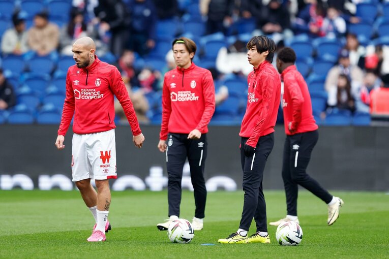 伊東純也は日本代表選外だが「フランス代表DFとの攻防で高い精度」強豪PSG戦、先制ゴール起点のち“深く一礼”…撮影カメラマンは見た(5)