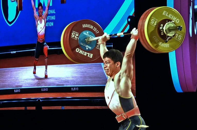 東京五輪に向けてスナッチ140kg、クリーン＆ジャーク175kgのトータル315kgが目標と語る糸数。（photograph by Kyodo News） ／ photograph by Sports Graphic Number