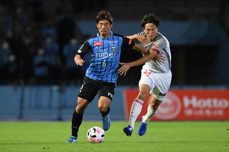 川崎フロンターレ時代の守田英正（2020年）　©Masashi Hara/Getty Images