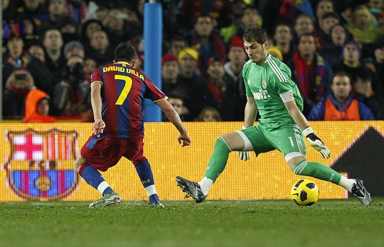 イニエスタ＆ビジャが語るクラシコ。「特別な試合」をバルサ目線で回顧。(5)