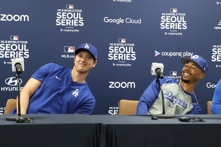 【全100枚超／大谷とドジャースのテレビに映らない名場面】ナゾのシンクロポーズ　©Getty Images
