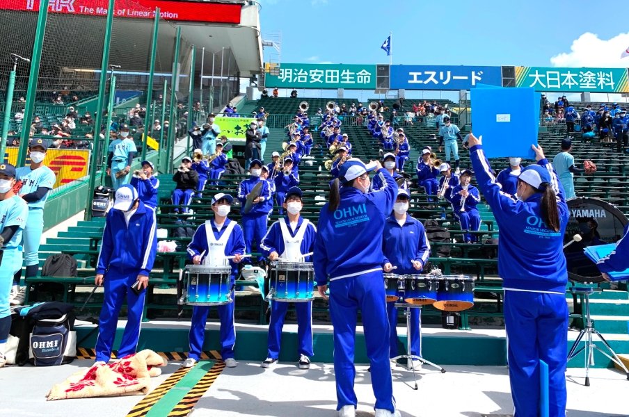 センバツ“繰り上げ出場”に近江ブラバン部員は「え? え? どういうこと!?」「一瞬理解できず」…準備期間“わずか3日”で対応できたワケ<Number Web> photograph by Yukiko Umetsu