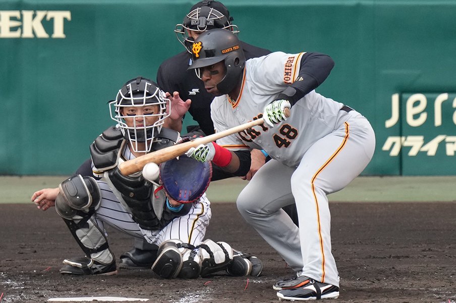 CS直前、《主力も全員バント練習》だけではない…巨人と阪神の明暗を分けた、原監督と矢野監督の“ゲームプランニングの差”とは<Number Web> photograph by Sankei Shimbun