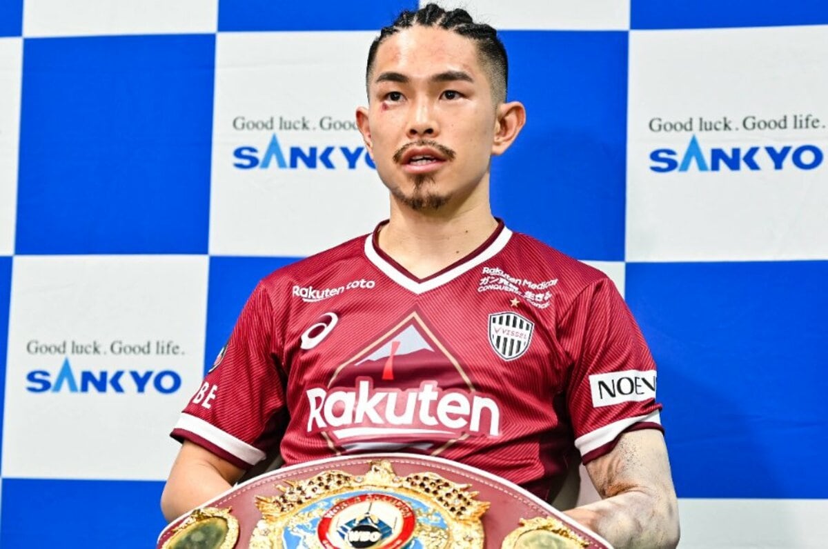 統一戦延期で 心に穴が空いた 井岡一翔はなぜ大みそかのリングに立ったのか 原点回帰した王者に挑戦者は脱帽 完璧なボクサー 3 3 ボクシング Number Web ナンバー 統一戦延期で 心に穴が空いた 井岡一翔はなぜ大みそかのリングに立ったのか 原点回帰した王者に挑戦者は脱帽 完璧なボクサー 3 3 ボクシング Number Web ナンバー