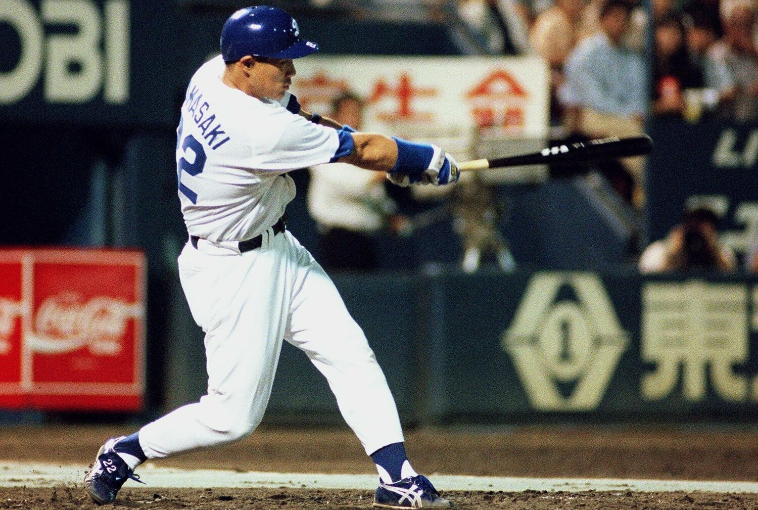 96年の山崎。シーズン開幕前は違和感を抱えていた　©JIJI PRESS