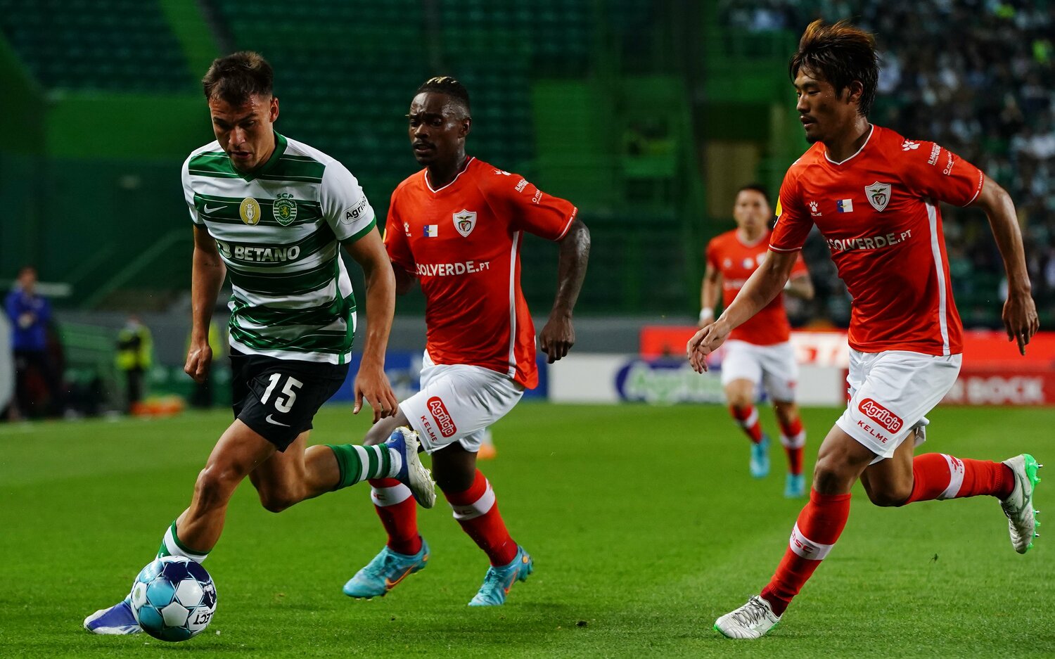 スポルティング戦での守田　©Getty Images