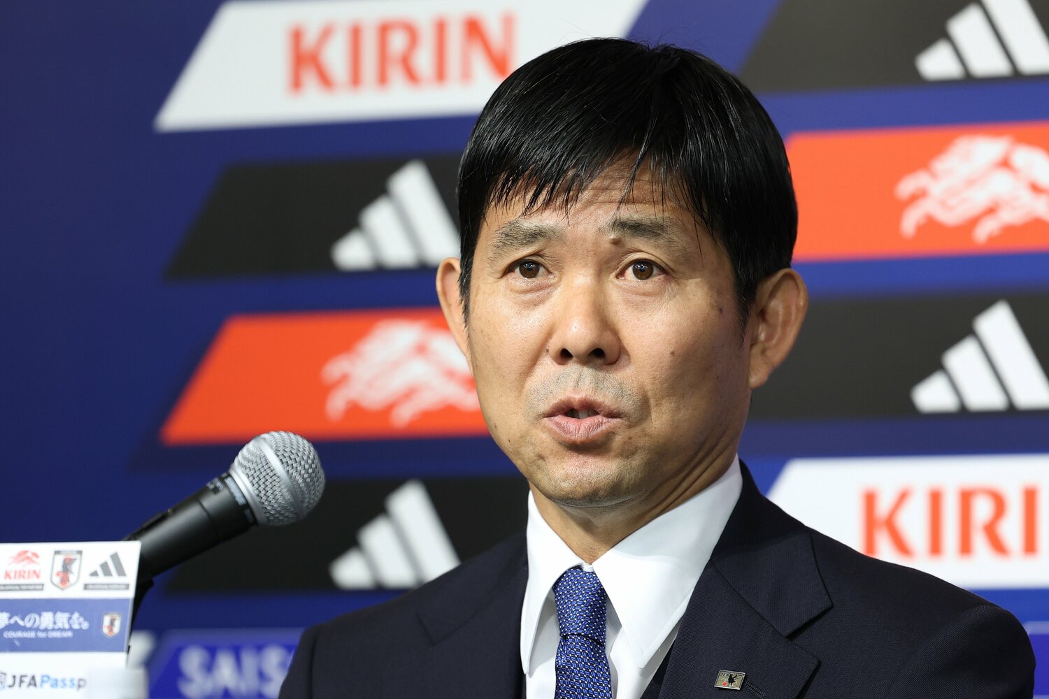 3月14日の記者会見で質問に答える森保一監督　©JIJI PRESS