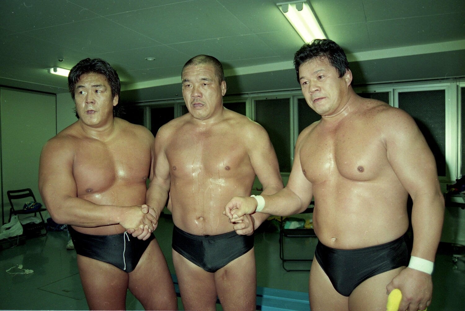 Uインターへの怒りを語った当日の長州力(左)と、藤原喜明、藤波辰爾 ©東京スポーツ新聞社