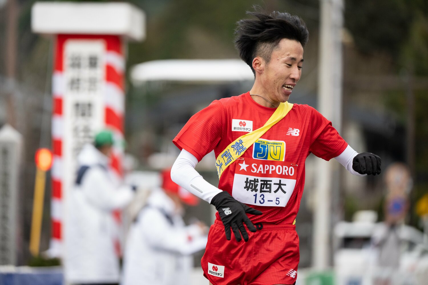 99回大会往路ゴール、タイムを確かめる山本唯翔　©Nanae Suzuki