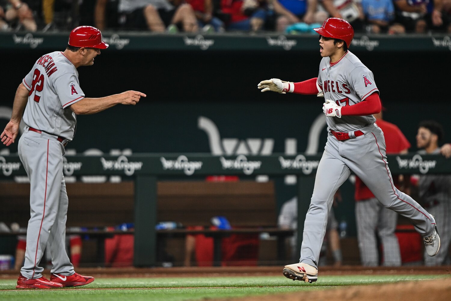 6月15日のレンジャーズ戦で22号2ランを放ち、喜びを爆発させる大谷翔平　©Nanae Suzuki