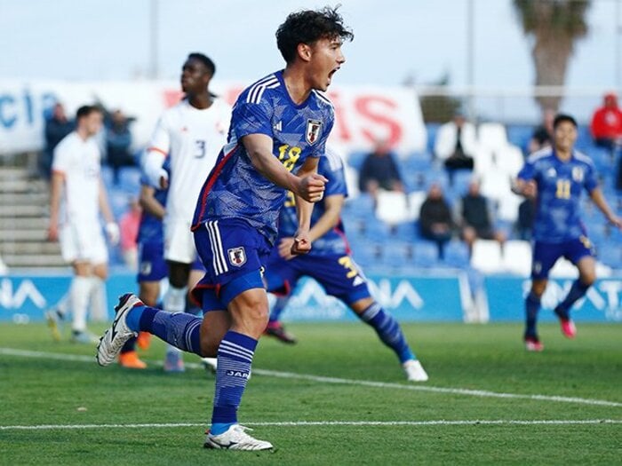 パリ世代欧州遠征で“アピール成功の7人”は誰？ 大岩監督が「その場凌ぎになってはいけない」と語ったベルギー戦の“深い思惑”＜Number Web＞ photograph by Mutsu Kawamori