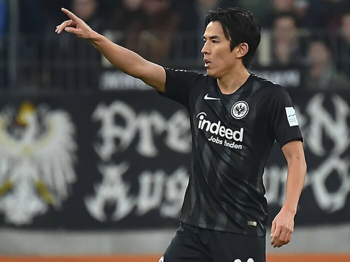 長谷部誠は常に変化しつつ生き残る。AFC最優秀選手と、新体制での信頼。＜Number Web＞ photograph by AFLO