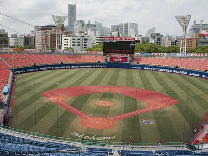 横浜スタジアムTOBの命運を握る？“最大勢力”市民株主たちの「声」。＜Number Web＞ photograph by AFLO