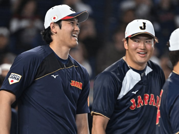 「やっぱりムネとやりたい」大谷翔平が“練習ペア”に指名したのは村上宗隆だった…WBC満塁本塁打のウラに大谷の助言「翔平さんに誘われたら断れない」＜Number Web＞ photograph by Hideki Sugiyama