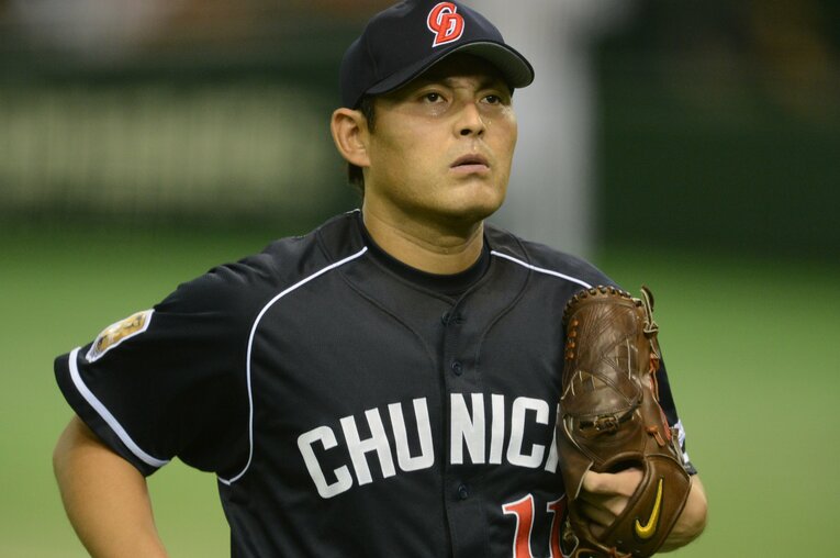 現役時代のクールな印象から一転、YouTubeでは軽妙なトークを披露している　©Sports Graphic Number