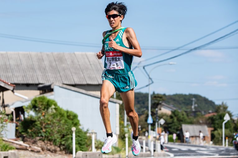 青学大5区を走った目片将大（3年）。区間6位だった　©Nanae Suzuki