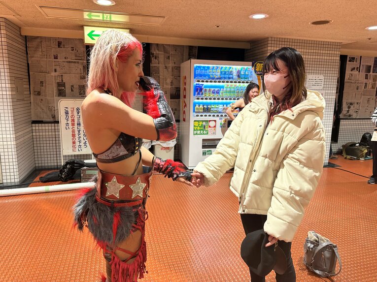 「ジュリアvs鈴季すず」はなぜ“最高に映える”タイトルマッチだったのか？ 試合直後の“姉妹”が明かしたそれぞれの「25分4秒」(26)