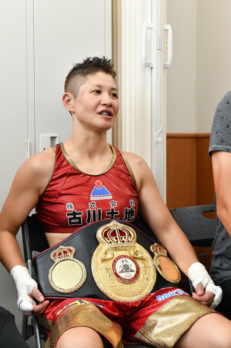 「MRIを撮ってからでないと…」世界5階級制覇＆日本“最年長”45歳女子プロボクサー・藤岡奈穂子がアメリカのリングに立つ日(4)