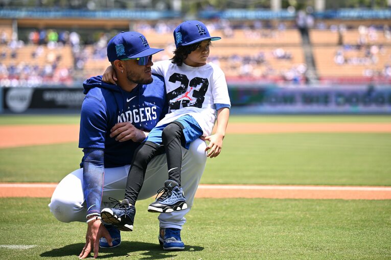 ミゲル・ロハスはおむつ替えの難しさを明かした　©️Getty Images