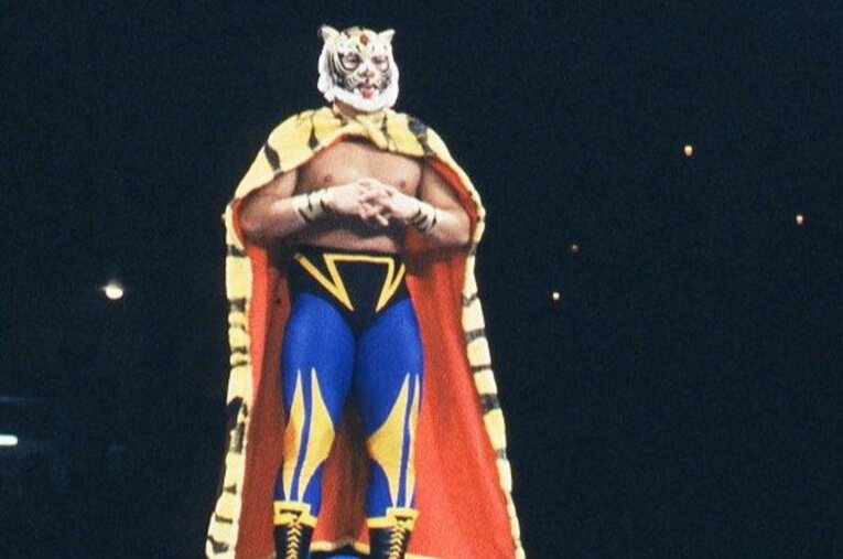 新間寿の“仕掛け”によって生み出された初代タイガーマスク ／ photograph by AFLO