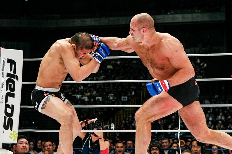 ストライクフォースで連敗を喫した後、2011年に日本で石井慧と対戦