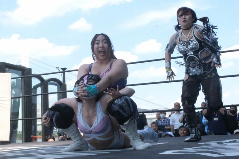 「やせたら可愛いのに」世間の声との闘い…“プラスサイズモデル”も務める女子レスラー・まなせゆうなの思い「ありのままの自分を愛せばいい」(70)