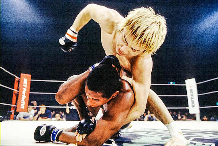 『VALE TUDO JAPAN 99』ではジョニー・エドゥアウドと対戦