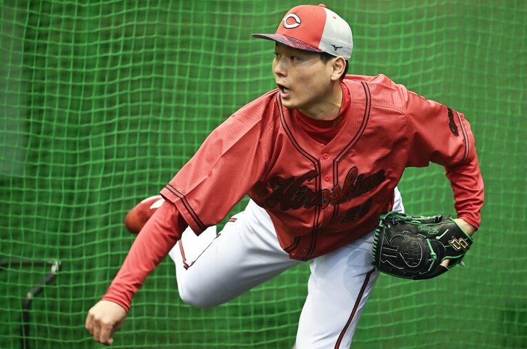 肘の手術明けながら、キャンプから順調な調整を続けている栗林 ／ photograph by KYODO