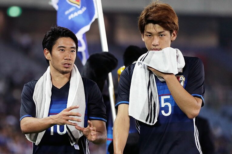 日本代表時代の香川真司と大迫勇也。今もなおJリーグで活躍する姿にブラジル人記者も感銘を受けていた ／ photograph by Kiyoshi Ota/Getty Images