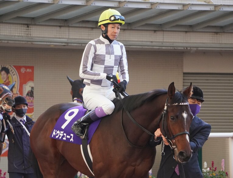 弥生賞ディープインパクト記念に出走予定の武豊とドウデュース　©Satoshi Hiramatsu