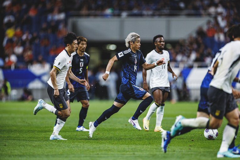 伊東純也の高速ドリブル（9枚目／全9枚）©Kiichi Matsumoto